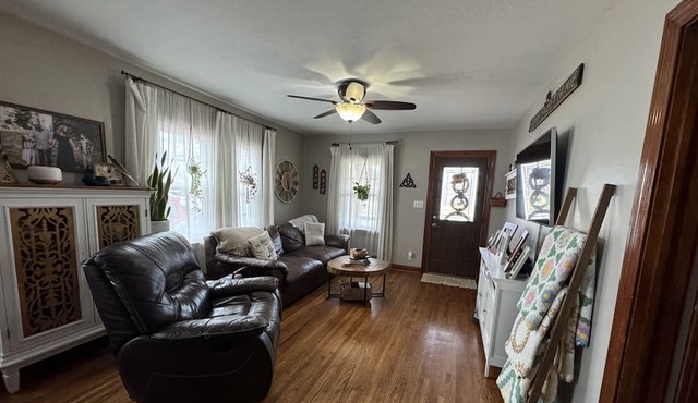 2024 Solar Eclipse Full Totality Location! 2 Bedroom 1 Bath Home