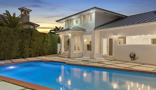 Amazing Blue Bird Lake Mansion. Reimagine Luxury