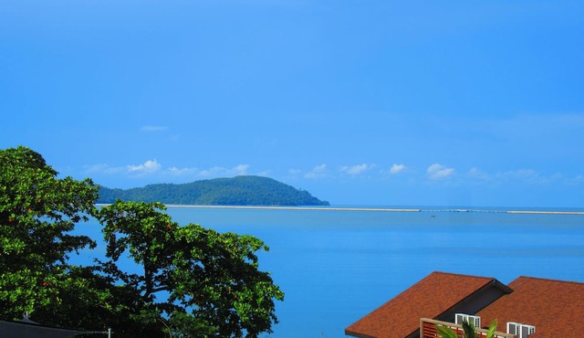 Penthouse flr sea view quiet fibre long short stay