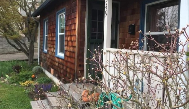 Welcoming Cottage in the Heart of Eugene - Loving Cared for by Owner.