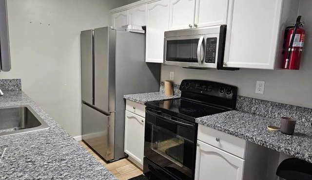 Newly remodeled 5 BR in North -Central Memphis