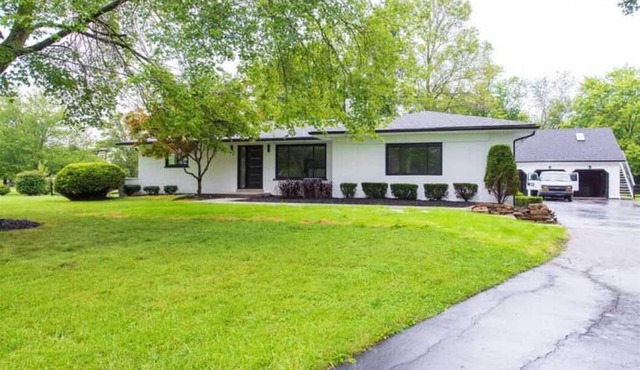 Friends and Family LG Luxury Home Near Indian Hill