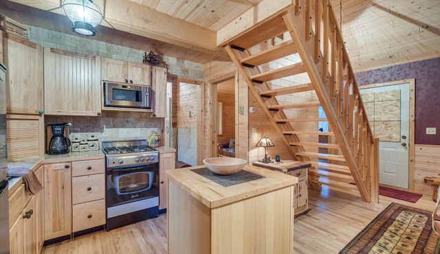Barnum Cabin on 30 Acres w/ Soo Line Trail Access!