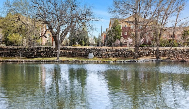 1B/1B Condo by Idlewild Park Reno Downtown-Pool, Jacuzzi & Parking