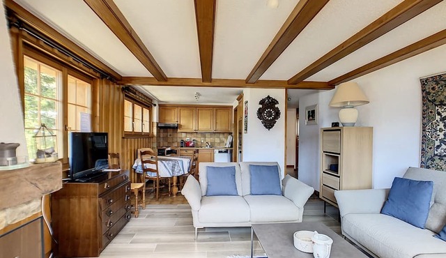 2 Bedroom apartment *** - 2nd floor - close to the sport centre and a bus stop, Verbier shuttle and