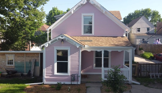 Cozy Victorian Carriage House in NE Kansas City