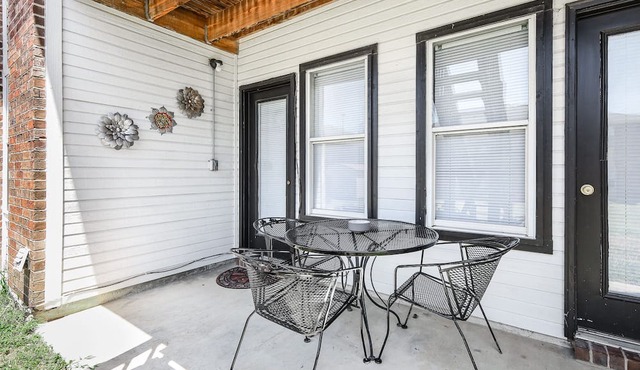 Unwind in Style: Rent Our Spacious 2BR Apartment. Monthly Rentals Welcome