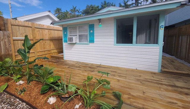 Conch Out Cottage super close to Duval Street Entertainment area