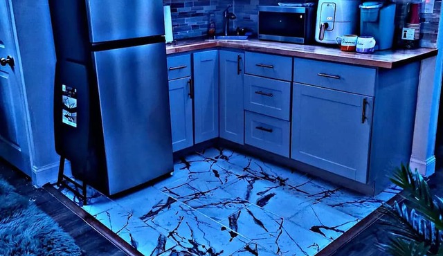 Philadelphia’s Kickback 2 Kingbed/ Studio Apt