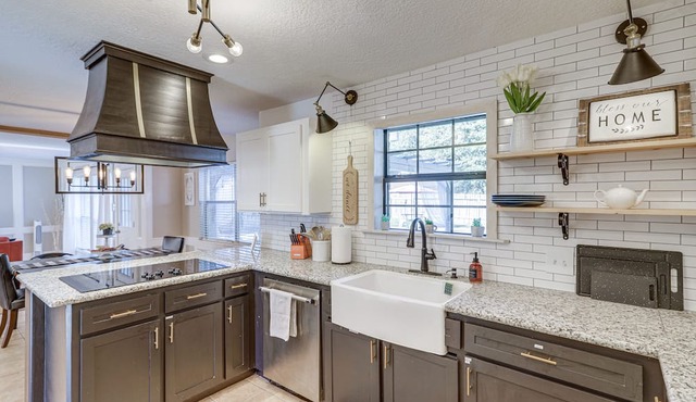 Spacious Spring Retreat w/ Heated Pool & Spa!