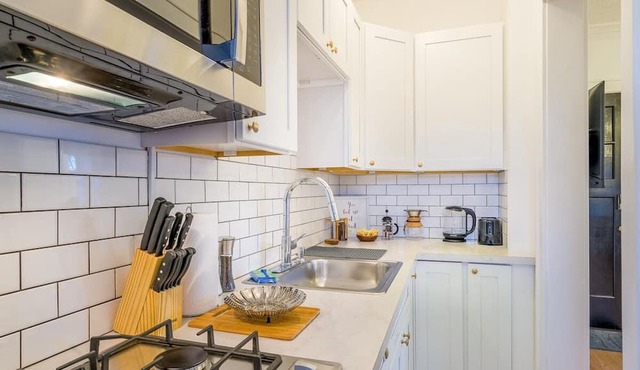 This apartment is a 1 bedroom(s), 1 bathrooms, located in Rochester, NY.
