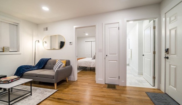 This house is a 1 bedroom(s), 1 bathrooms, located in Rochester, NY.
