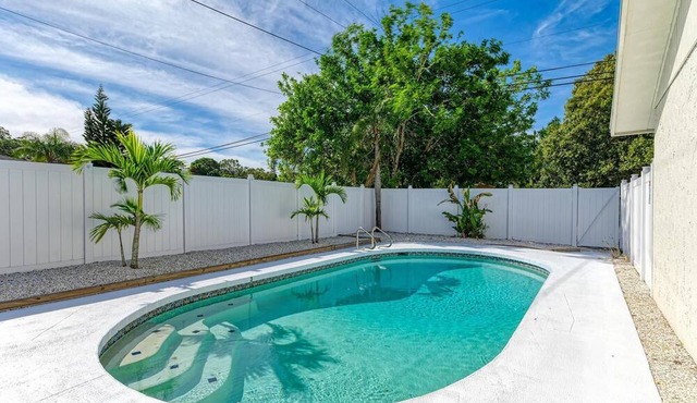 Heated Pool Gem near Sarasota Downtown!