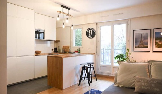 Well-located love nest in Levallois-Perret