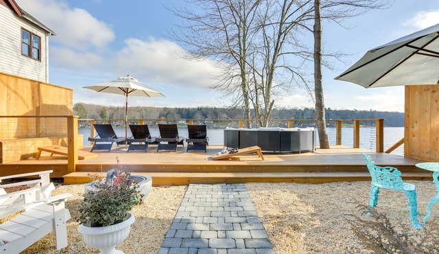 Waterfront Catskills Home w/ Hot Tub & Fireplace