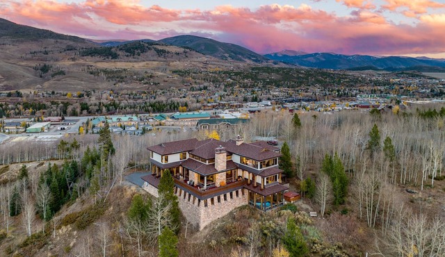 Topaz Estate by AvantStay | Luxe Home, Pool + View
