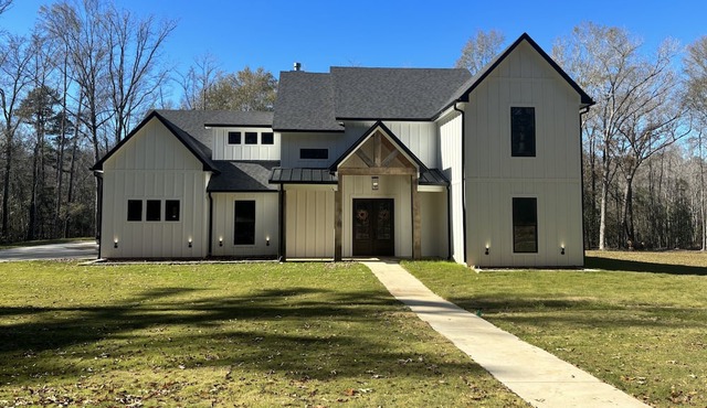 Modern Farmhouse on 13 acres