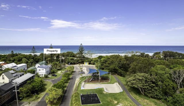 Golden Beachy- 20 steps to the sand!