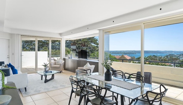 South Head - Premier Penthouse with amazing views of Harbour Bridge, City Skyline and Sydney Harbour