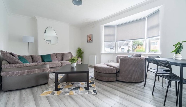 Snug Modern Home in Eastern Glasgow