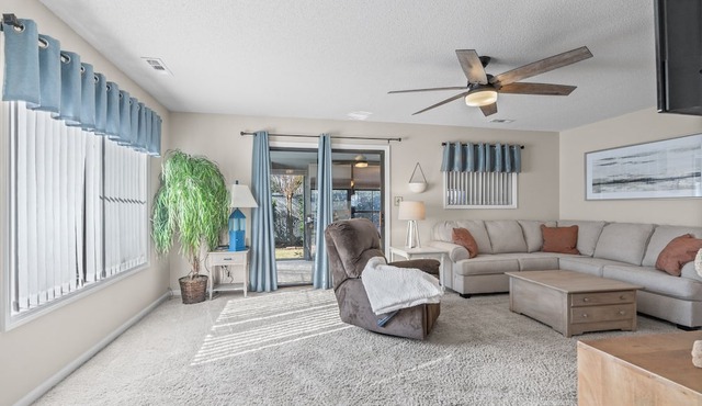 Little River-3bd, 3.5ba, SLEEPS 10! Minutes to Sports Complex , Golf & Beach!
