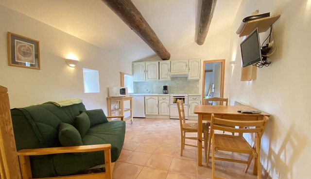 La BOULANGERIE with private terrace and barbecue/shared pool