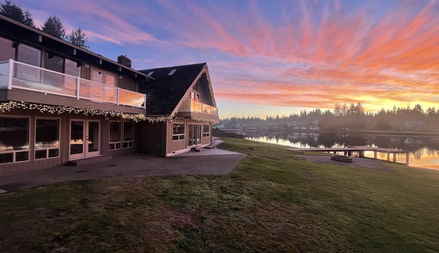 Lake Tapps Events House on the Bankers Island with Dock and Boat Launch