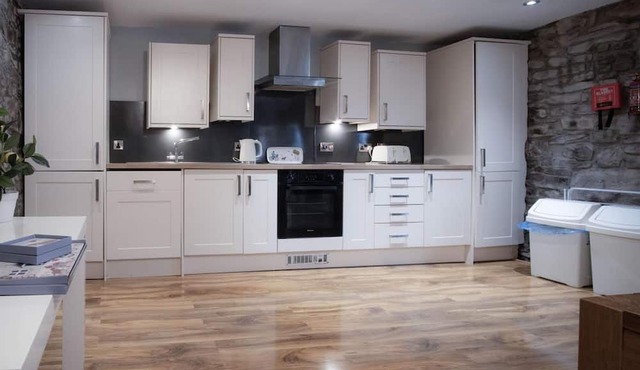 Fletcher Coach House - 3 Bedroom Cottage - Pendine