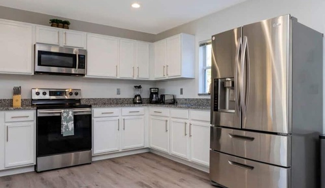 Beautiful 5Bd Single Family w Game Room 106 Lake Wilson Preserve