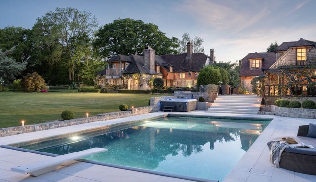 Luxury Boltholes | Hunters