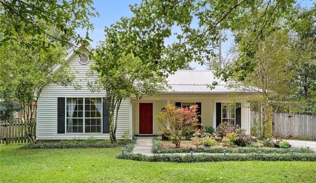 Adorable cottage in Abita Springs!