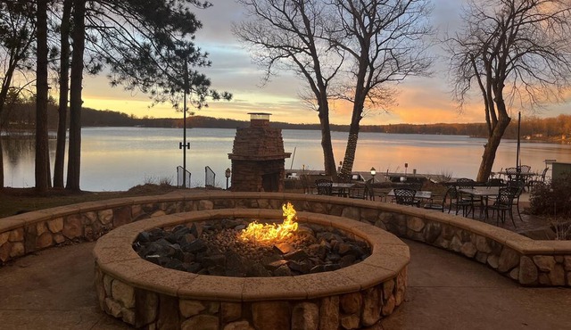 Balsam Lake Retreat, Cozy 2 bedroom 2 bathroom townhome located .5 mi from town!