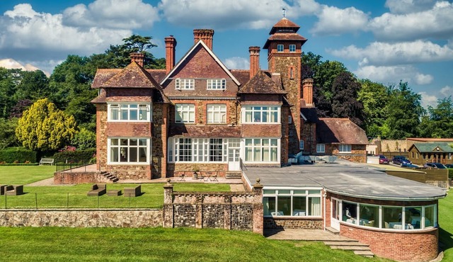 Luxurious 2 bedroom lodges with stunning meadow views.