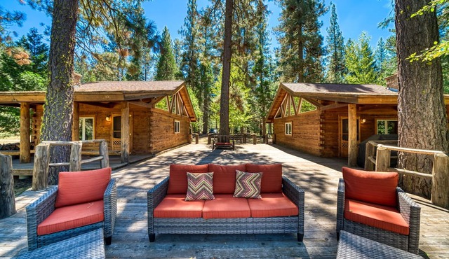 5 Private Dwellings at The Lost Sierra Ranch w Fishing Ponds & 1 Mile Riverfront
