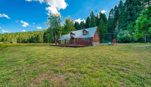 The Meadow House at The Lost Sierra Ranch w/ Fishing Ponds and 1 Mile Riverfront