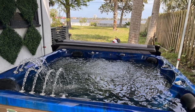 Marvelous!! In front of the river, beautiful sunrises, 5 minutes Daytona Beach