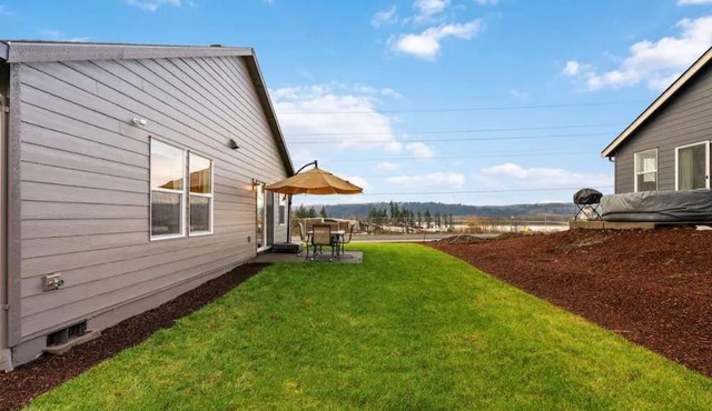 Quiet Riverside Escape in Kalama