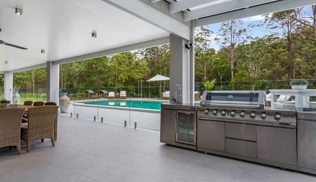 Gilston Manor - Hinterland House