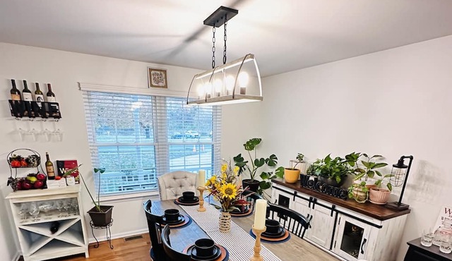 Lakefront Getaway/Private Yard/Amazing Views