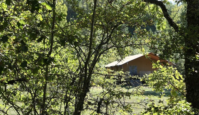 Glamping Tent1: wild-life feeling with Provence touch 3 bedrooms (max. 6 guests)