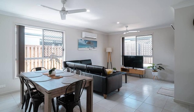 Cosy Home - House up to 8 Guests