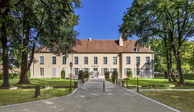 Chateau De Reon - Nine Bedroom Castle, Sleeps 15