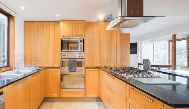 Silverstone Cottage and Studio