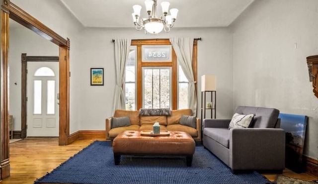 Victorian Escape, 3BR/2BA 30+Day, Whittier
