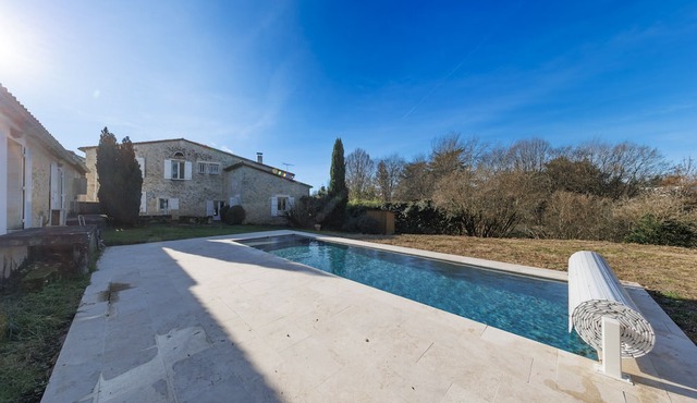 Country Escape in Rauzan: Relaxation and Comfort in a Country House