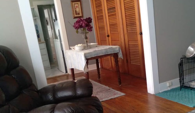 Perfect if you're here for work/extended stay. Great location, pet friendly!