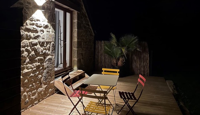 Cottage "Gîtes d'Izel N°2" with Private Garden & Wi-Fi