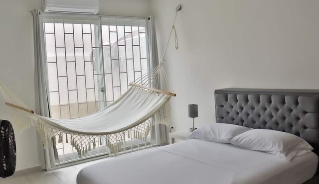 Well located airconditioned apartment. We invoice!
