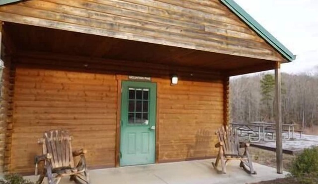 Mountain Pine Cabin at Keowee-Toxaway, Mountain Pine Cabin at Keowee-Toxaway