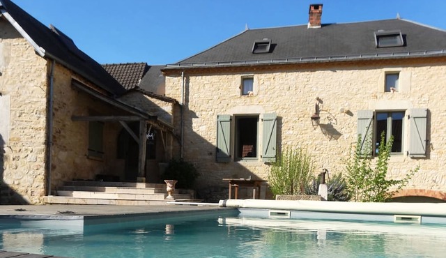 Tisane, Magnifique et Spacieuse Maison de Caractère Avec Piscine Privative